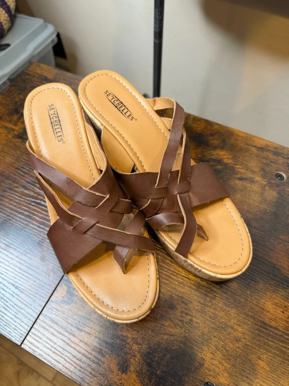 Seychelles brown leather